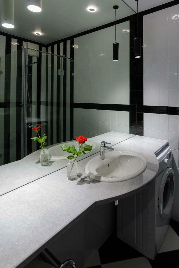 Charming Studio In The Center Kyiv Exterior photo