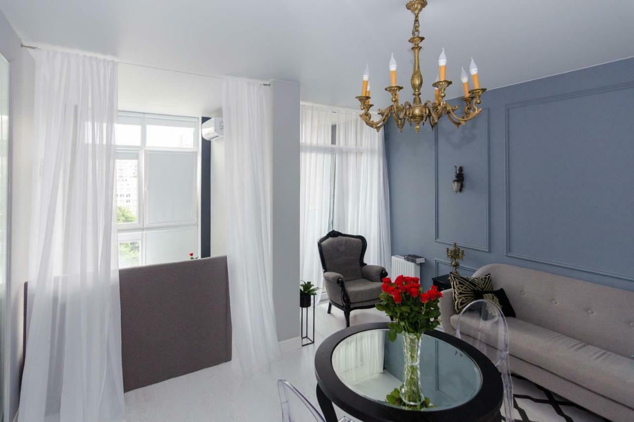 Charming Studio In The Center Kyiv Exterior photo